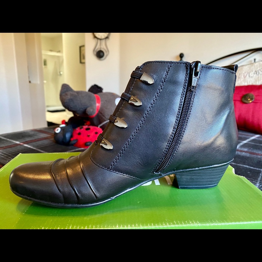 Remonte Black Elasticated Lace Ankle Boot D7381 I moved & located this item